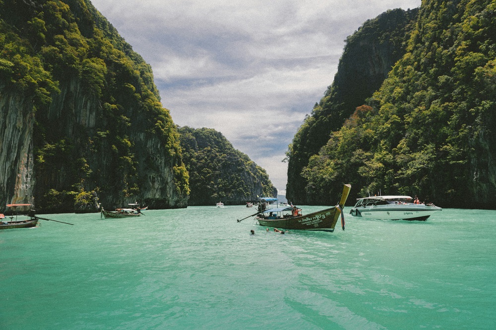 jakob-owens-5F_c9i3JP0I-unsplash (1)